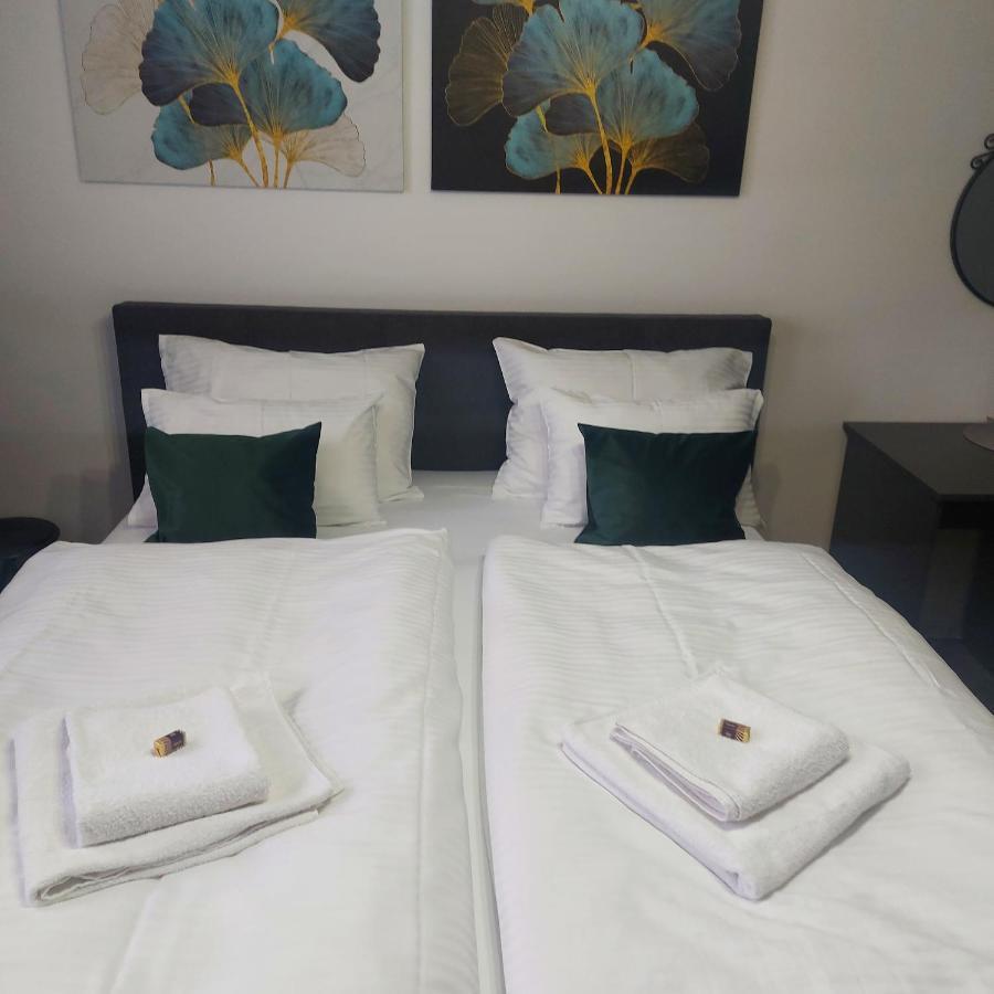 Apartman Pozoriste Penthaus บันยาลูกา ภายนอก รูปภาพ