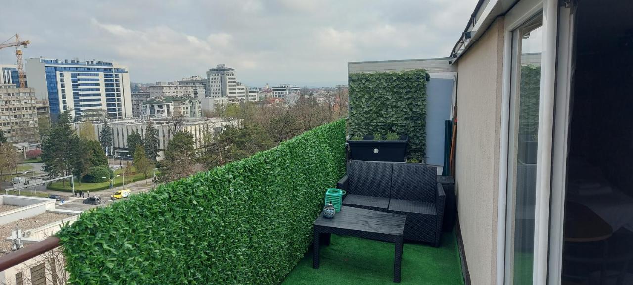 Apartman Pozoriste Penthaus บันยาลูกา ภายนอก รูปภาพ