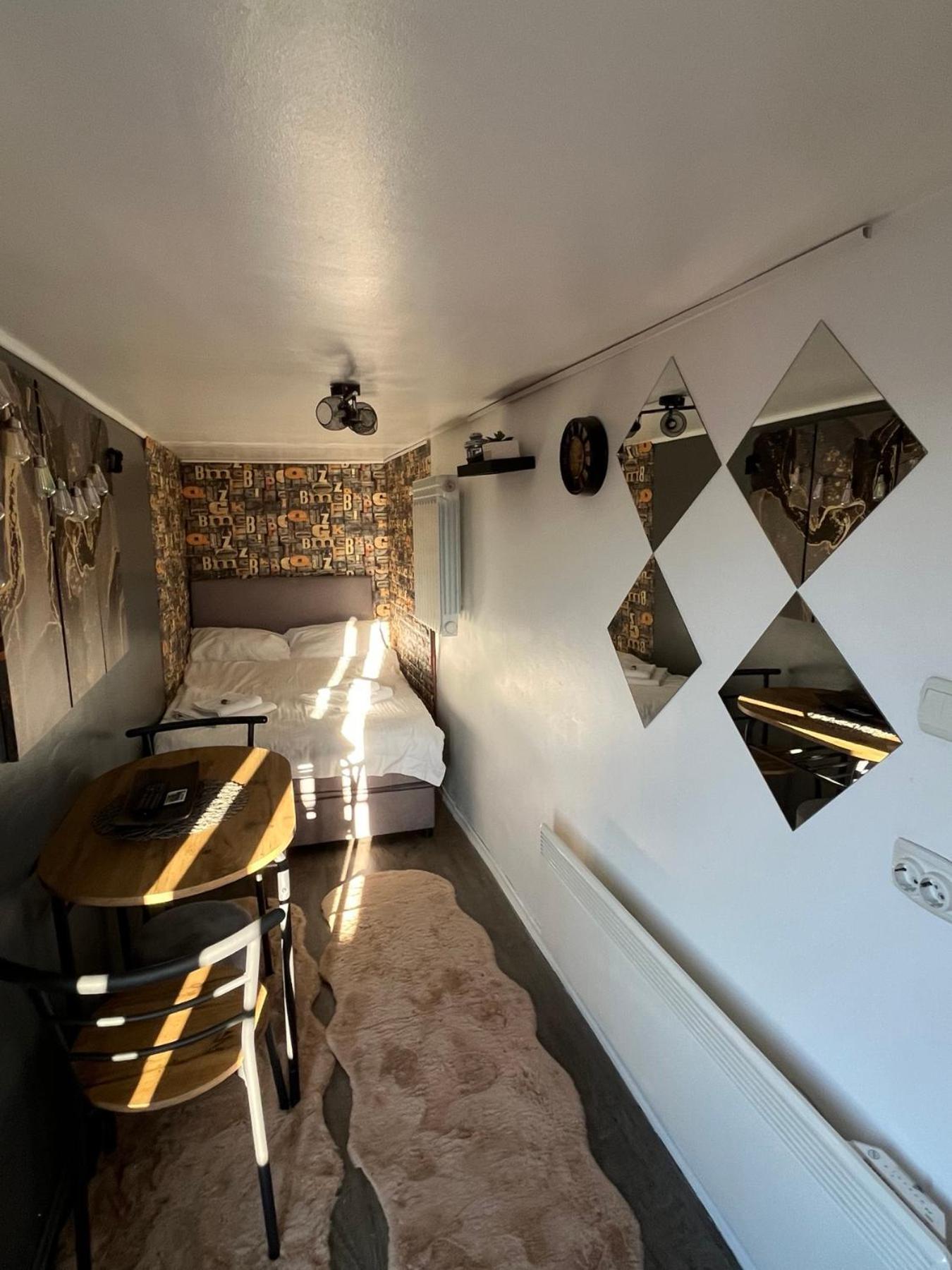 Apartman Pozoriste Penthaus บันยาลูกา ภายนอก รูปภาพ